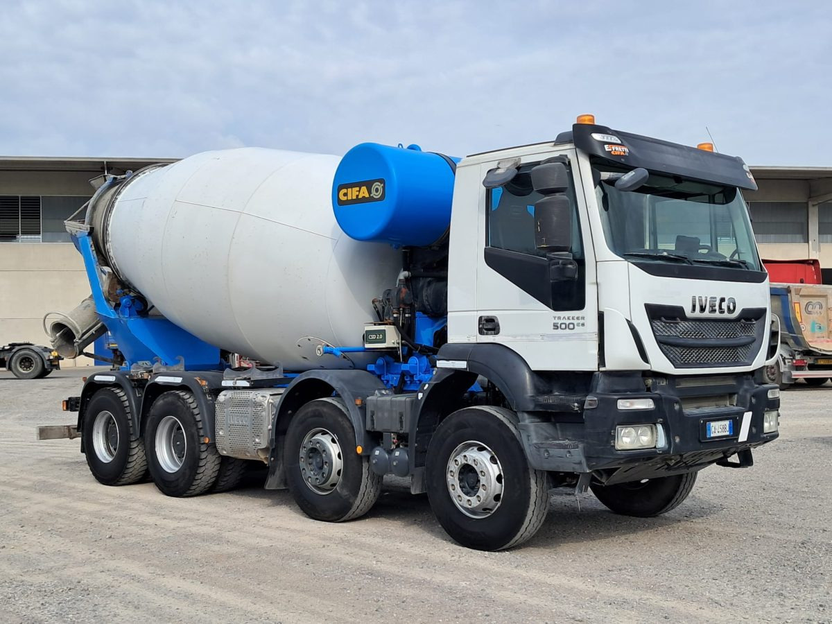 IVECO TRAKKER 500 CIFA RY1300 - Camião betoneira: foto 5 IVECO TRAKKER 500 CIFA RY1300 - Camião betoneira: foto 5