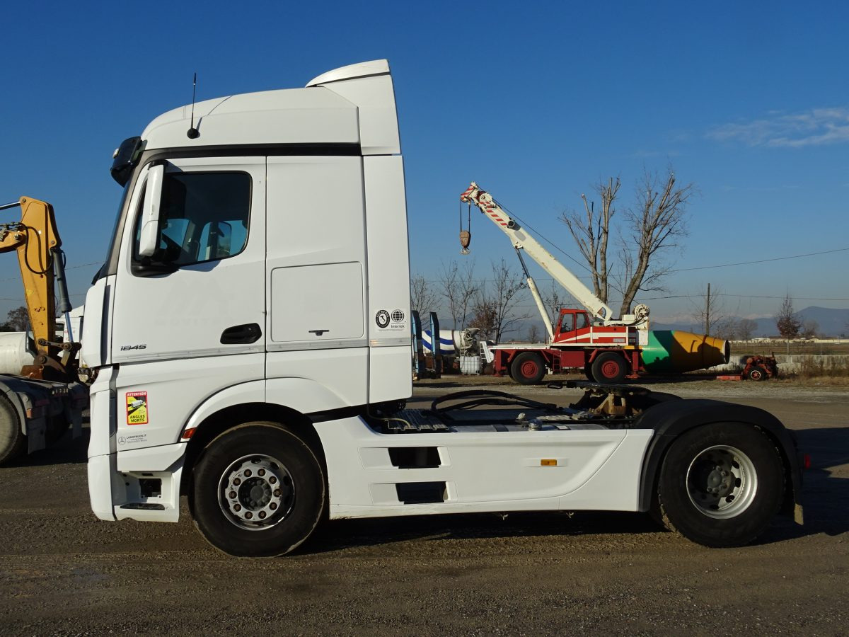 MERCEDES ACTROS 1845 - Tractor: foto 2 MERCEDES ACTROS 1845 - Tractor: foto 2