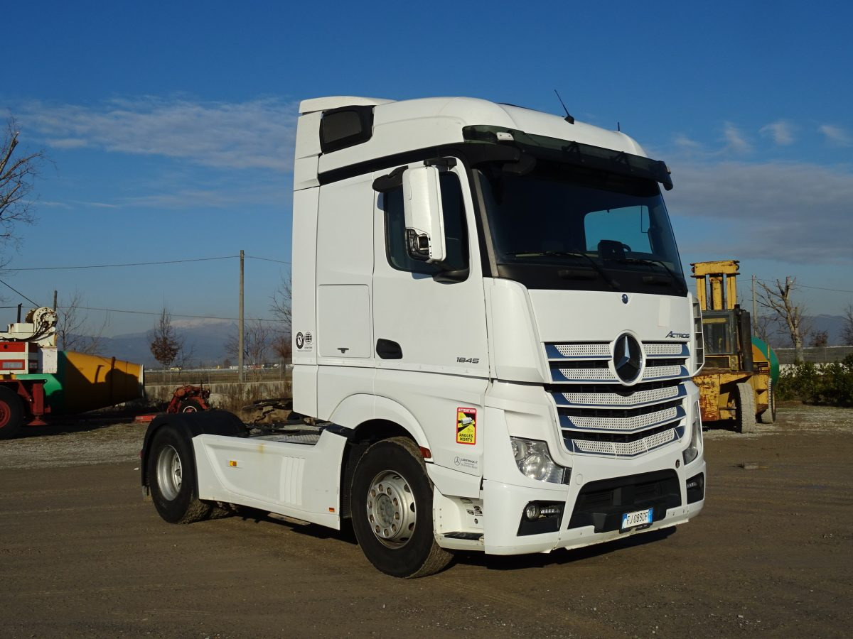 MERCEDES ACTROS 1845 - Tractor: foto 3 MERCEDES ACTROS 1845 - Tractor: foto 3