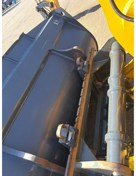 Komatsu WA 100 M-8 - Pá carregadora de rodas: foto 5 Komatsu WA 100 M-8 - Pá carregadora de rodas: foto 5