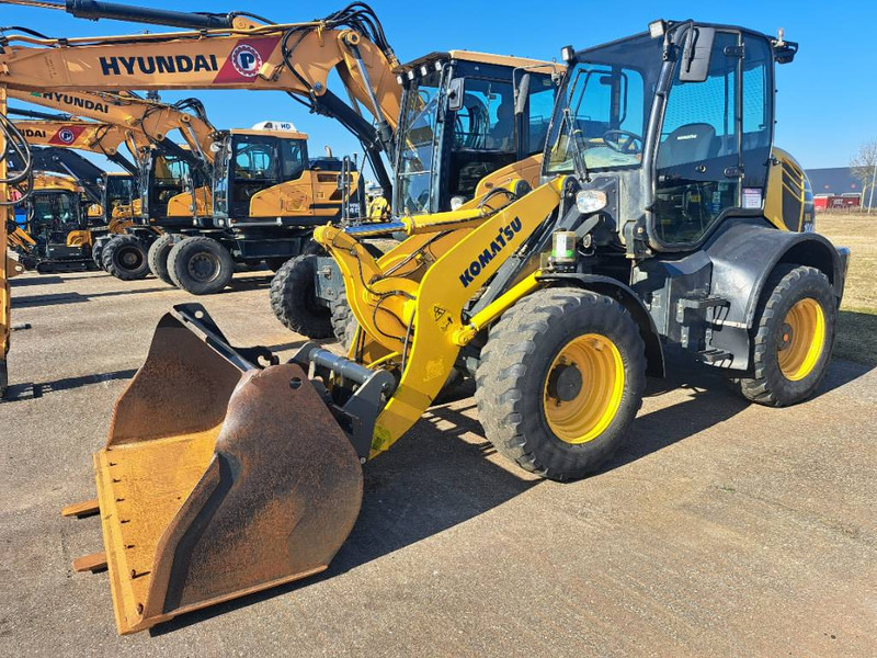 Komatsu WA100-8E0 - Pá carregadora de rodas: foto 1 Komatsu WA100-8E0 - Pá carregadora de rodas: foto 1