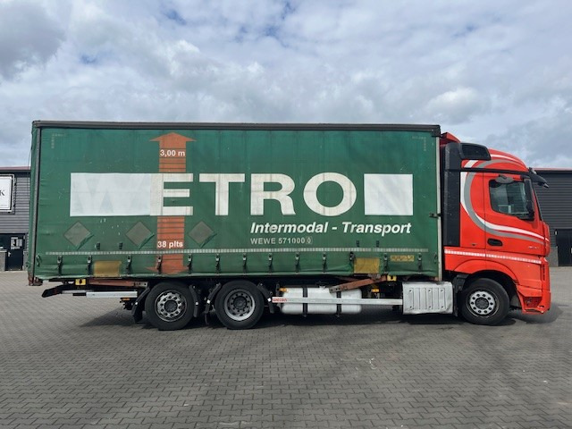 Mercedes Benz Actros 2642 6x2 Mega BDF met zeilbak - Camião de lona: foto 5 Mercedes Benz Actros 2642 6x2 Mega BDF met zeilbak - Camião de lona: foto 5