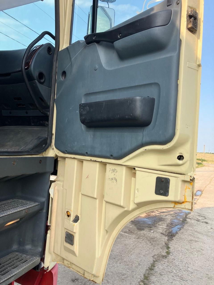 DAF XF 95 430 Platform - Camião de caixa aberta/ Plataforma: foto 3 DAF XF 95 430 Platform - Camião de caixa aberta/ Plataforma: foto 3