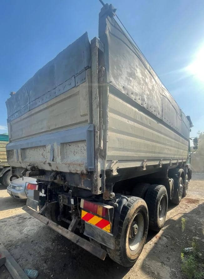 MAN 40.414 - Camião basculante: foto 5 MAN 40.414 - Camião basculante: foto 5