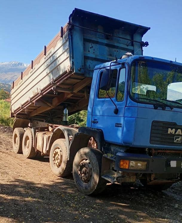 MAN 41.402 - Camião basculante: foto 2 MAN 41.402 - Camião basculante: foto 2