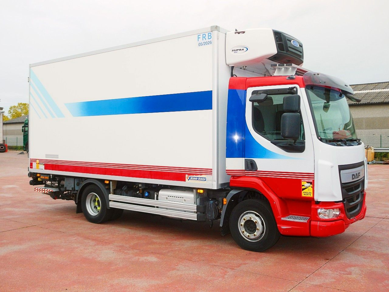 DAF LF FA 10.180 FLEISH KUHLKOFFER CARRIER SUPRA 550 - Camião frigorífico: foto 3 DAF LF FA 10.180 FLEISH KUHLKOFFER CARRIER SUPRA 550 - Camião frigorífico: foto 3