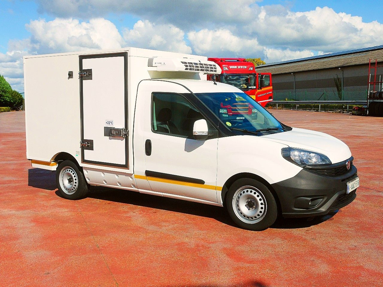 Fiat DOBLO 1.6 KUHLKOFFER THERMOKING MT A/C - Carrinha frigorífica: foto 2 Fiat DOBLO 1.6 KUHLKOFFER THERMOKING MT A/C - Carrinha frigorífica: foto 2