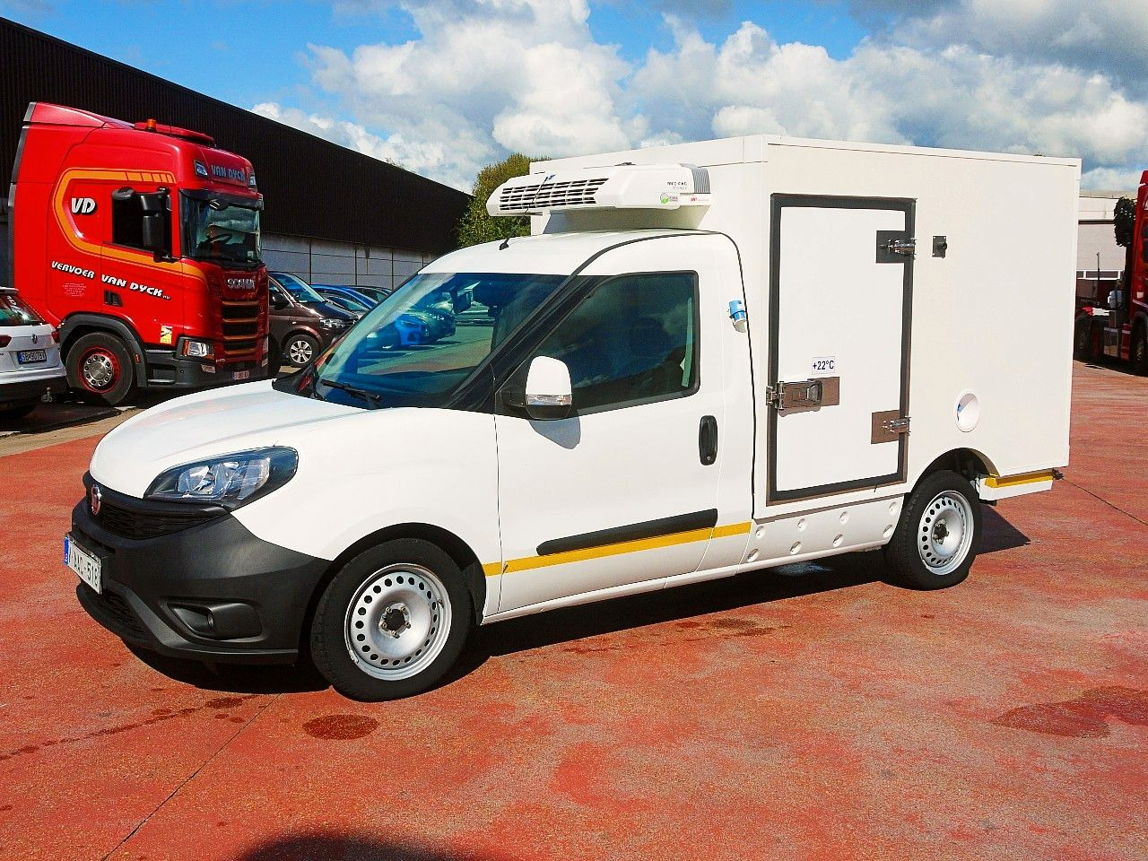 Fiat DOBLO 1.6 KUHLKOFFER THERMOKING MT A/C - Carrinha frigorífica: foto 4 Fiat DOBLO 1.6 KUHLKOFFER THERMOKING MT A/C - Carrinha frigorífica: foto 4