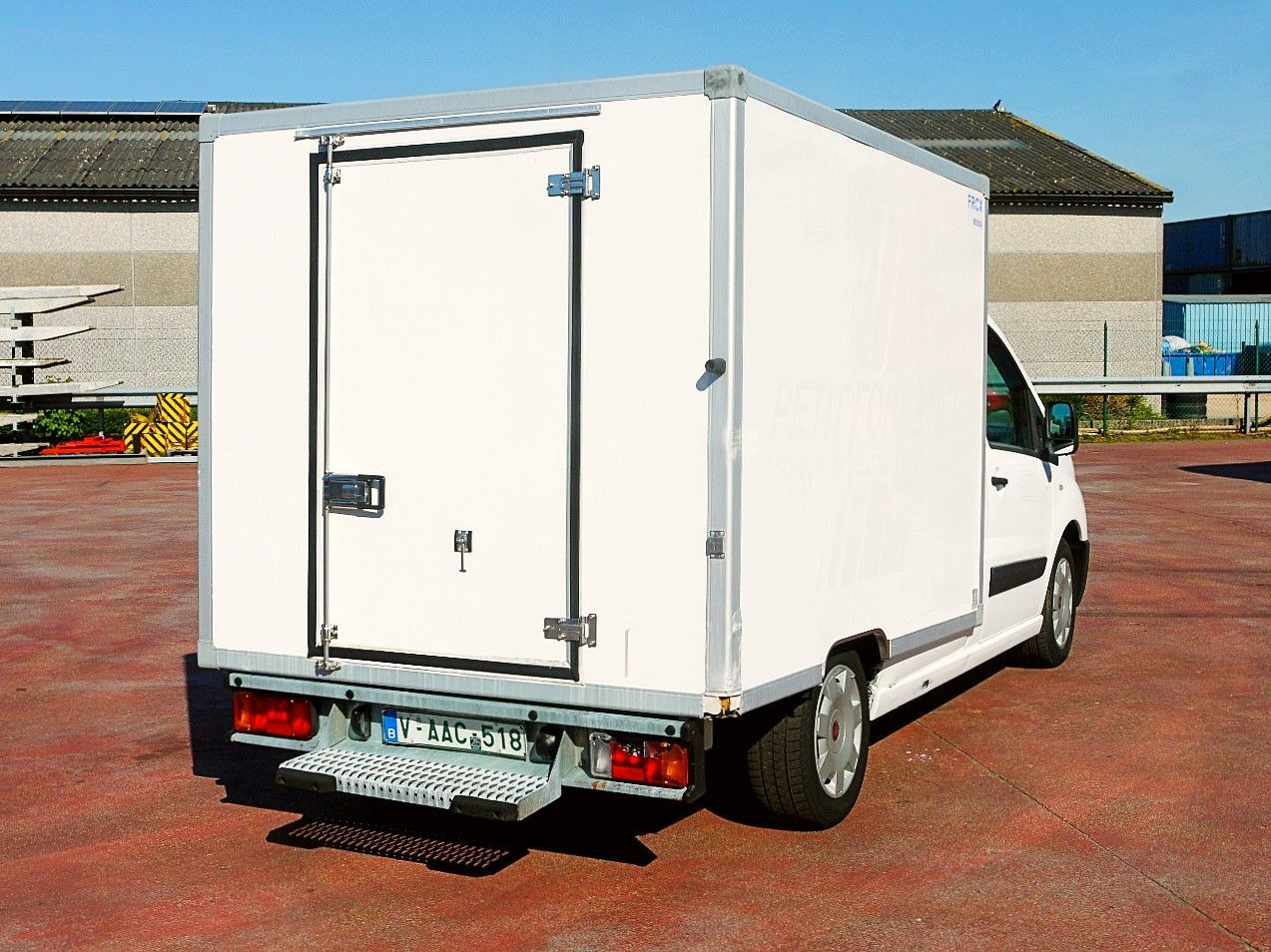 Fiat SCUDO 2.0 KUHKOFFER RELEC FROID TR 22 -20C - Carrinha frigorífica: foto 5 Fiat SCUDO 2.0 KUHKOFFER RELEC FROID TR 22 -20C - Carrinha frigorífica: foto 5