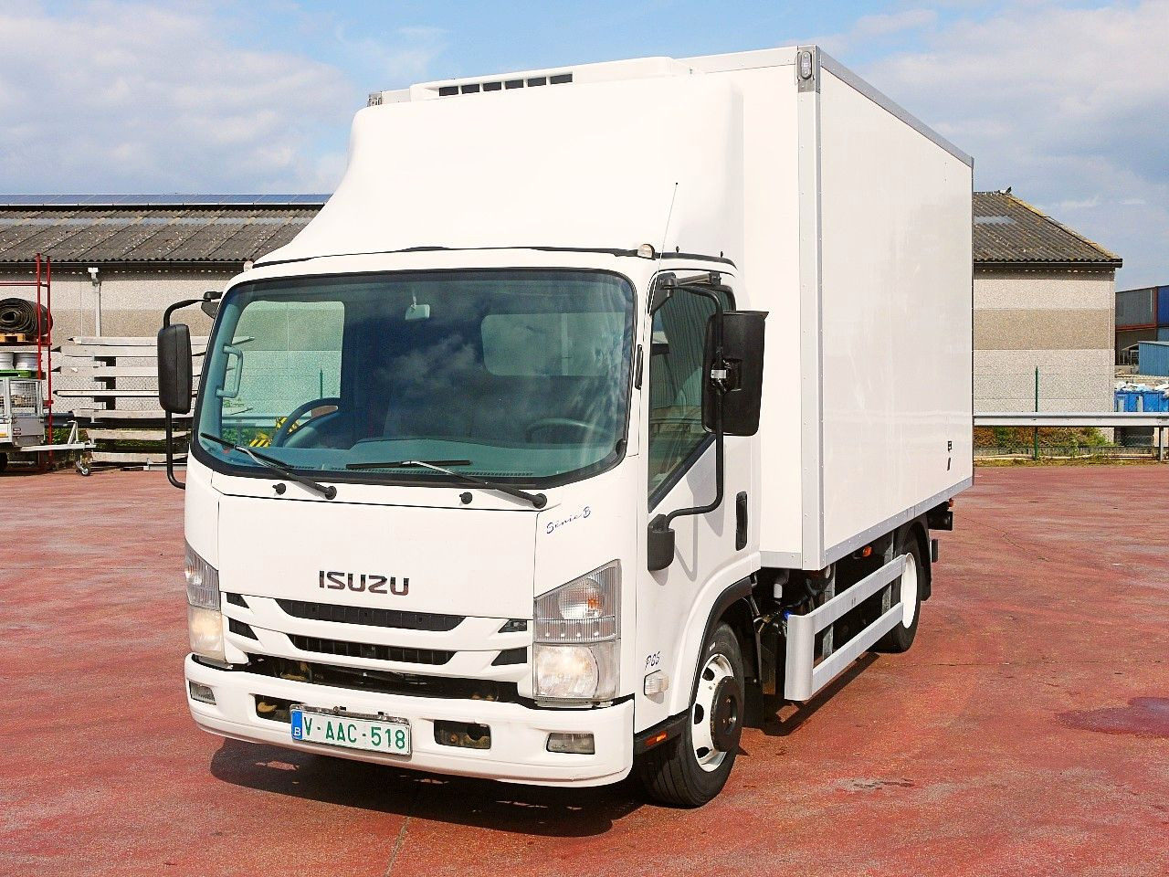 Isuzu N2R 75 KUHLKOFFER THERMOKING V500 MAX €6 - Carrinha frigorífica: foto 5 Isuzu N2R 75 KUHLKOFFER THERMOKING V500 MAX €6 - Carrinha frigorífica: foto 5