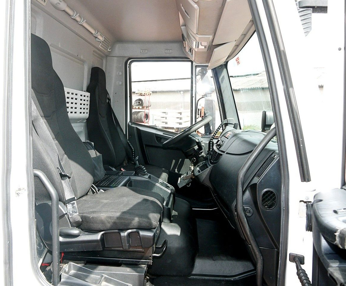 Camião frigorífico Iveco 100E19 KUHLKOFFER CARRIER SUPRA 550 luft fed A/C: foto 14 Camião frigorífico Iveco 100E19 KUHLKOFFER CARRIER SUPRA 550 luft fed A/C: foto 14