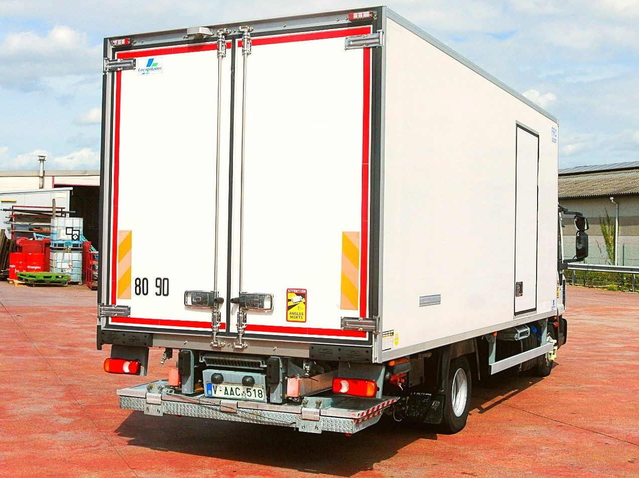 Camião frigorífico Iveco 100E19 KUHLKOFFER CARRIER SUPRA 550 luft fed A/C: foto 6 Camião frigorífico Iveco 100E19 KUHLKOFFER CARRIER SUPRA 550 luft fed A/C: foto 6