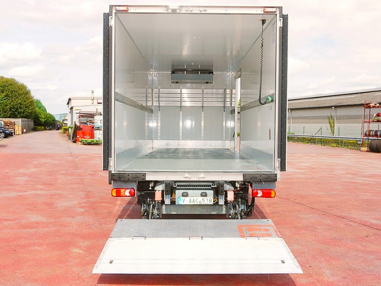 Camião frigorífico Iveco 100E19 KUHLKOFFER CARRIER SUPRA 550 luft fed A/C: foto 10 Camião frigorífico Iveco 100E19 KUHLKOFFER CARRIER SUPRA 550 luft fed A/C: foto 10