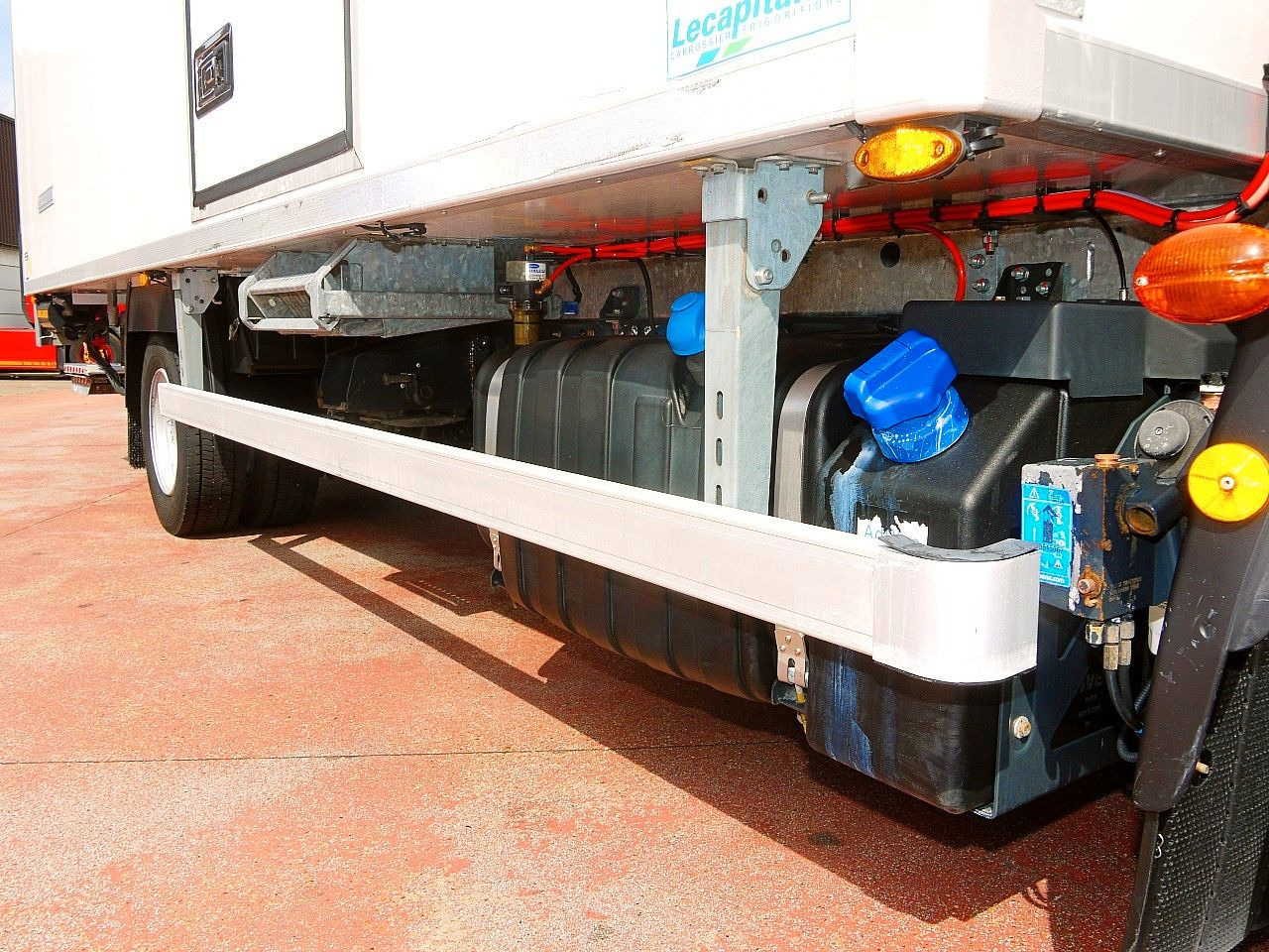 Camião frigorífico Iveco 100E19 KUHLKOFFER CARRIER SUPRA 550 luft fed A/C: foto 16 Camião frigorífico Iveco 100E19 KUHLKOFFER CARRIER SUPRA 550 luft fed A/C: foto 16