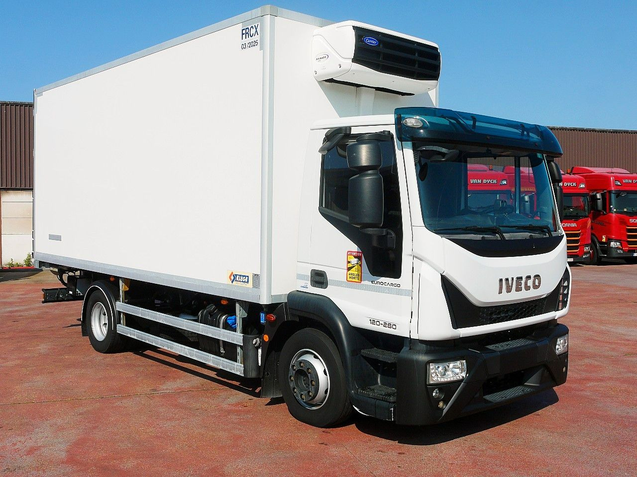 Iveco 120E28 KUHLKOFFER FLEISH BAHNEN CARRIER  XARIOS - Camião frigorífico: foto 2 Iveco 120E28 KUHLKOFFER FLEISH BAHNEN CARRIER  XARIOS - Camião frigorífico: foto 2