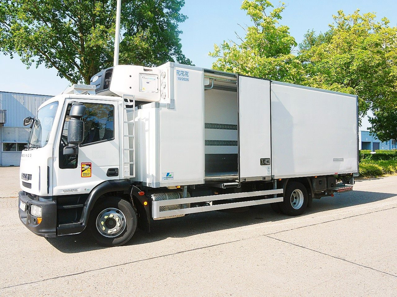 Iveco 140E19 EUROCARGO KUHLKOFFER CARRIER SUPRA 1250MT - Camião frigorífico: foto 3 Iveco 140E19 EUROCARGO KUHLKOFFER CARRIER SUPRA 1250MT - Camião frigorífico: foto 3