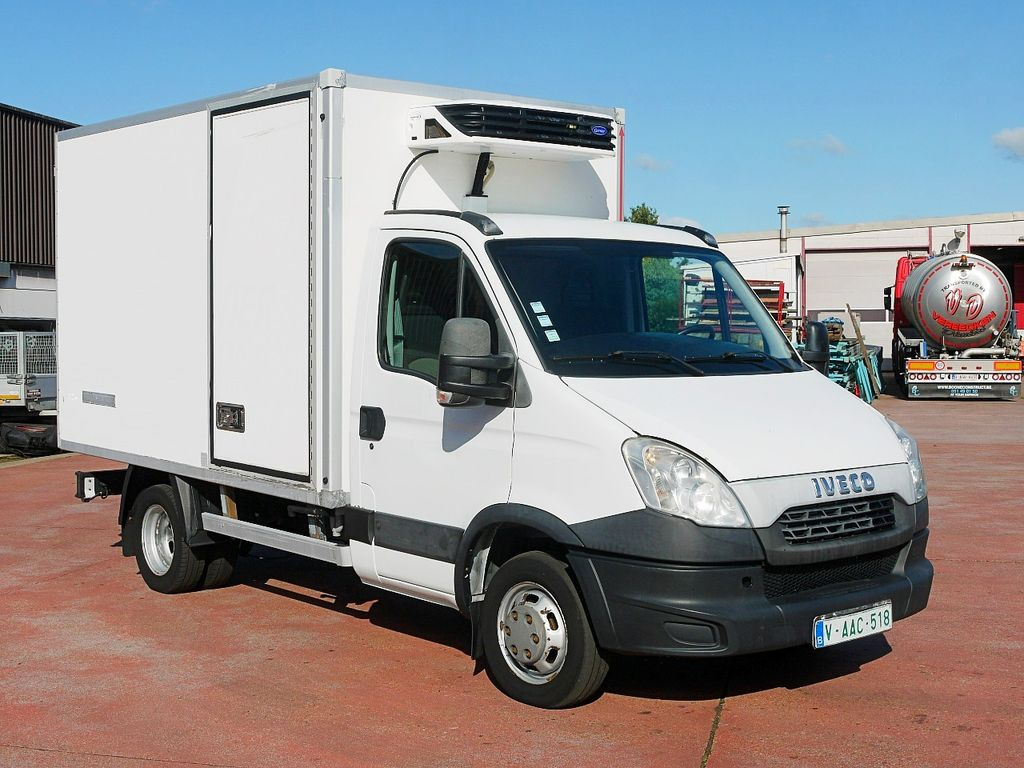 Iveco 35C13 DAILY KUHLKOFFER CARRIER XARIOS 300 -20C - Carrinha frigorífica: foto 2 Iveco 35C13 DAILY KUHLKOFFER CARRIER XARIOS 300 -20C - Carrinha frigorífica: foto 2
