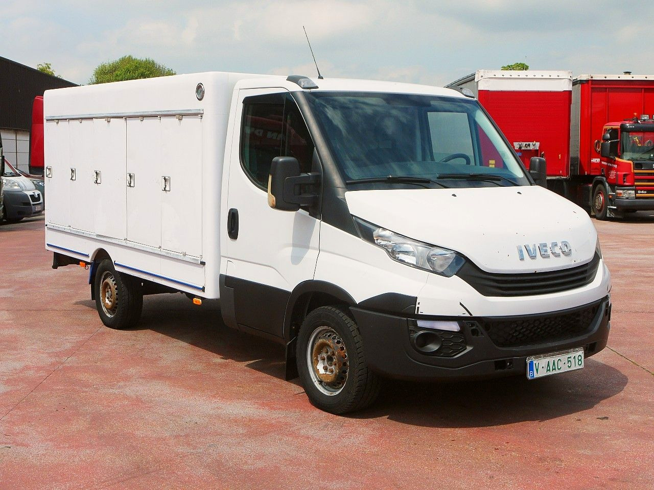 Iveco 35S12 DAILY ISOTHERM KOFFER 5 TURIG / AIRCO - Carrinha frigorífica: foto 2 Iveco 35S12 DAILY ISOTHERM KOFFER 5 TURIG / AIRCO - Carrinha frigorífica: foto 2