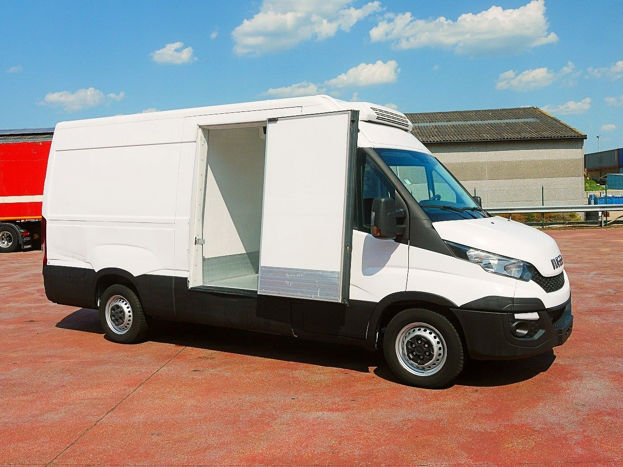 Iveco 35S13 DAILY KUHLKASTENWAGEN THERMOKING V300 MULT - Carrinha frigorífica: foto 3 Iveco 35S13 DAILY KUHLKASTENWAGEN THERMOKING V300 MULT - Carrinha frigorífica: foto 3