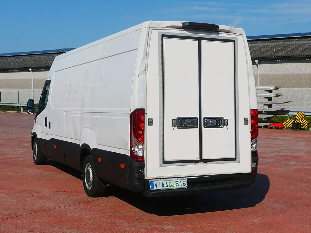 Carrinha frigorífica Iveco 35S18 DAILY KUHLKASTENWAGEN THERMOKING V300 MT: foto 6