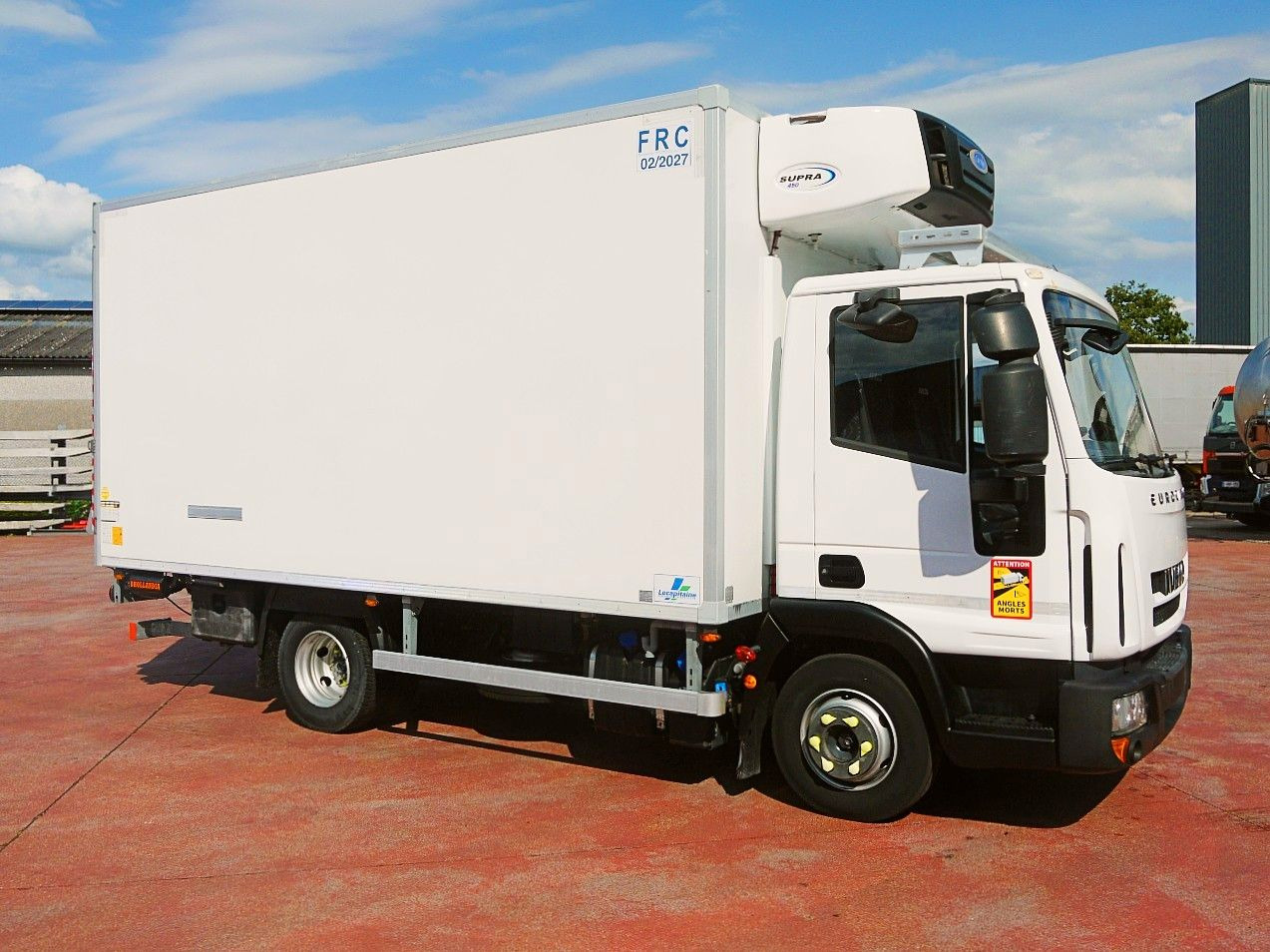 Iveco 90E19 EUROCARGO KUHLKOFFER CARRIER SUPRA 450 €6 - Camião frigorífico: foto 3 Iveco 90E19 EUROCARGO KUHLKOFFER CARRIER SUPRA 450 €6 - Camião frigorífico: foto 3