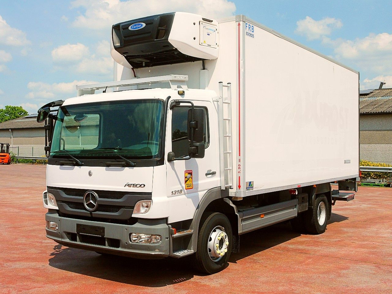 Mercedes-Benz 1318 ATEGO FLEISH KUHLKOFFER CARRIER SUPRA 750 - Camião frigorífico: foto 3 Mercedes-Benz 1318 ATEGO FLEISH KUHLKOFFER CARRIER SUPRA 750 - Camião frigorífico: foto 3
