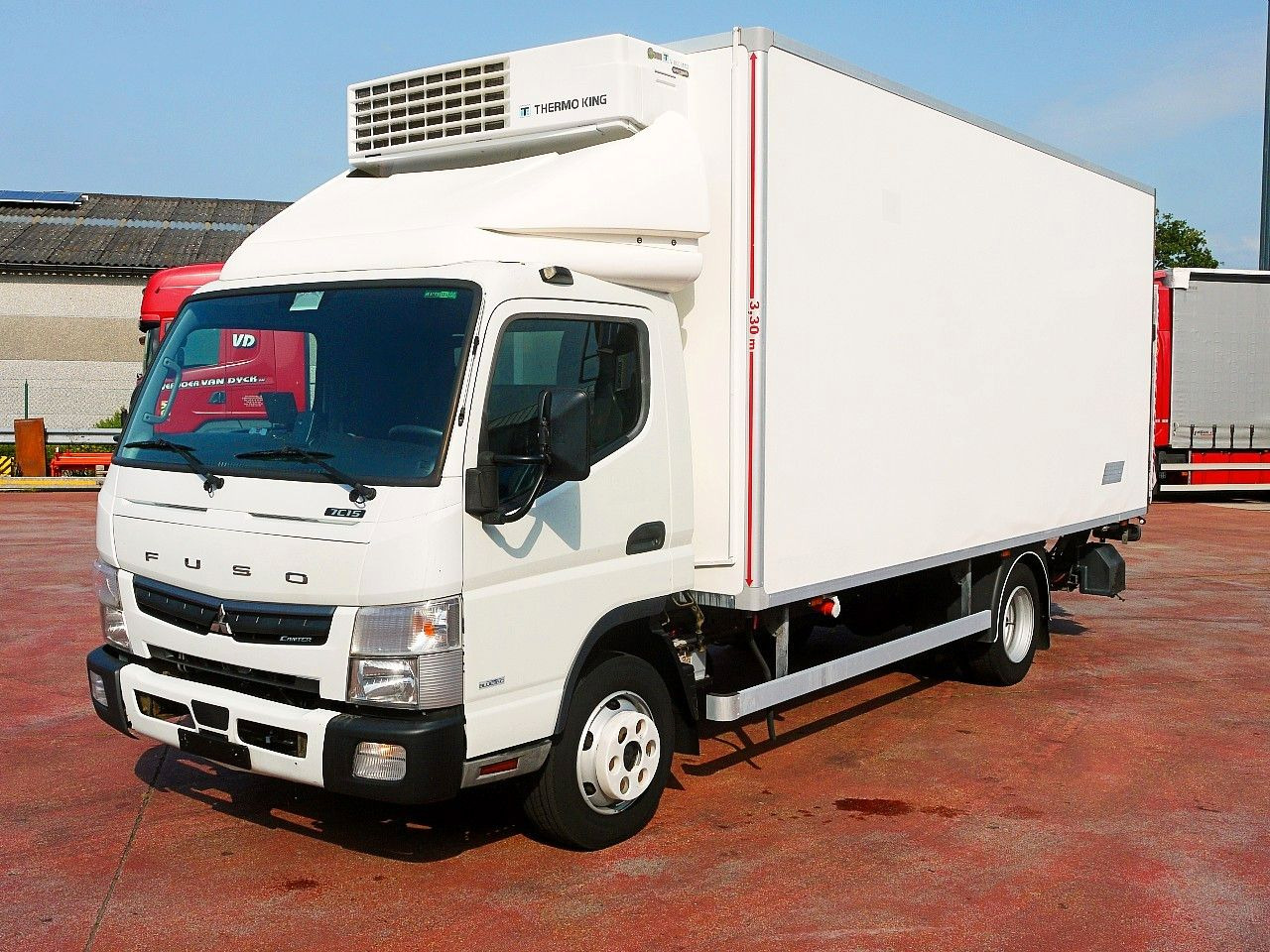 Mitsubishi FUSO CANTER 3.0 KUHLKOFFER THERMOKING V800 MT AC - Carrinha frigorífica: foto 4 Mitsubishi FUSO CANTER 3.0 KUHLKOFFER THERMOKING V800 MT AC - Carrinha frigorífica: foto 4