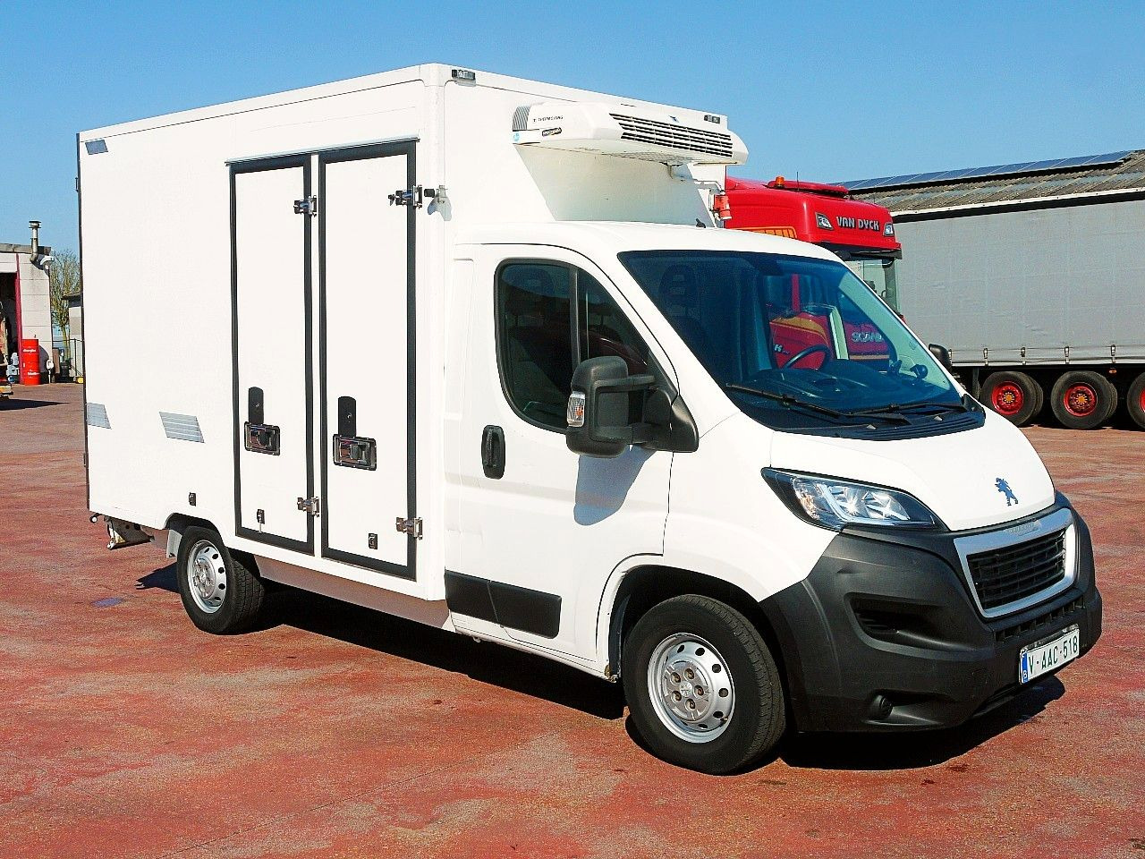 Peugeot BOXER KUHLKOFFER THERMOKING V200 MULTI -20C A/C - Carrinha frigorífica: foto 2 Peugeot BOXER KUHLKOFFER THERMOKING V200 MULTI -20C A/C - Carrinha frigorífica: foto 2