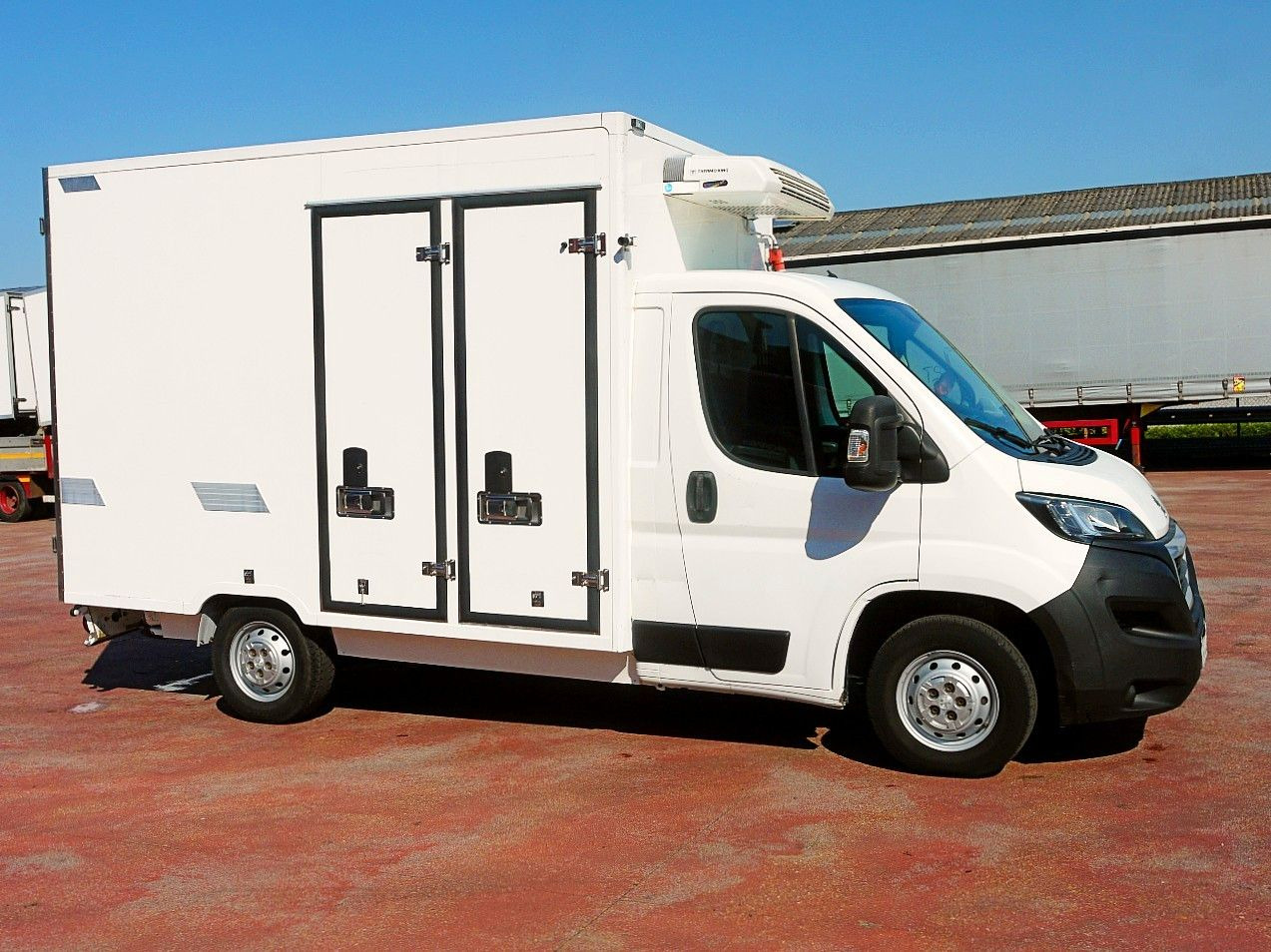 Peugeot BOXER KUHLKOFFER THERMOKING V200 MULTI -20C A/C - Carrinha frigorífica: foto 3 Peugeot BOXER KUHLKOFFER THERMOKING V200 MULTI -20C A/C - Carrinha frigorífica: foto 3