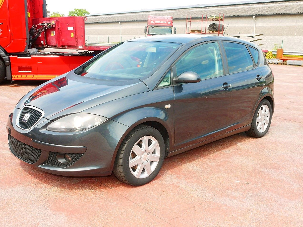 Seat Altea Stylance / Style LEDER / KLIMA top zustand - Automóvel: foto 4 Seat Altea Stylance / Style LEDER / KLIMA top zustand - Automóvel: foto 4