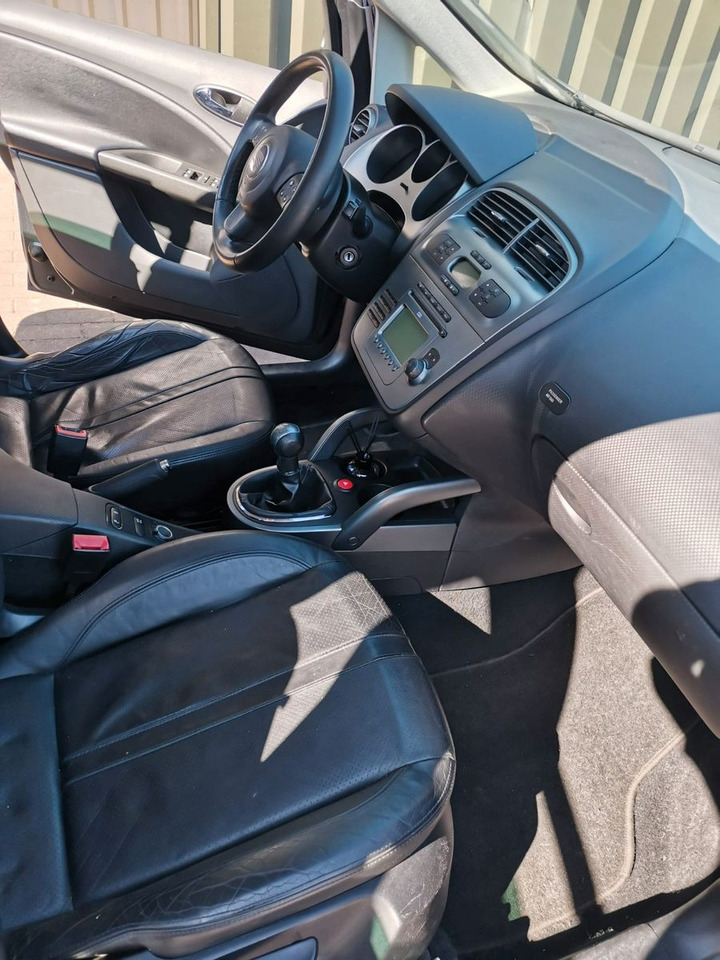 Seat Altea Stylance / Style LEDER / KLIMA top zustand - Automóvel: foto 5 Seat Altea Stylance / Style LEDER / KLIMA top zustand - Automóvel: foto 5
