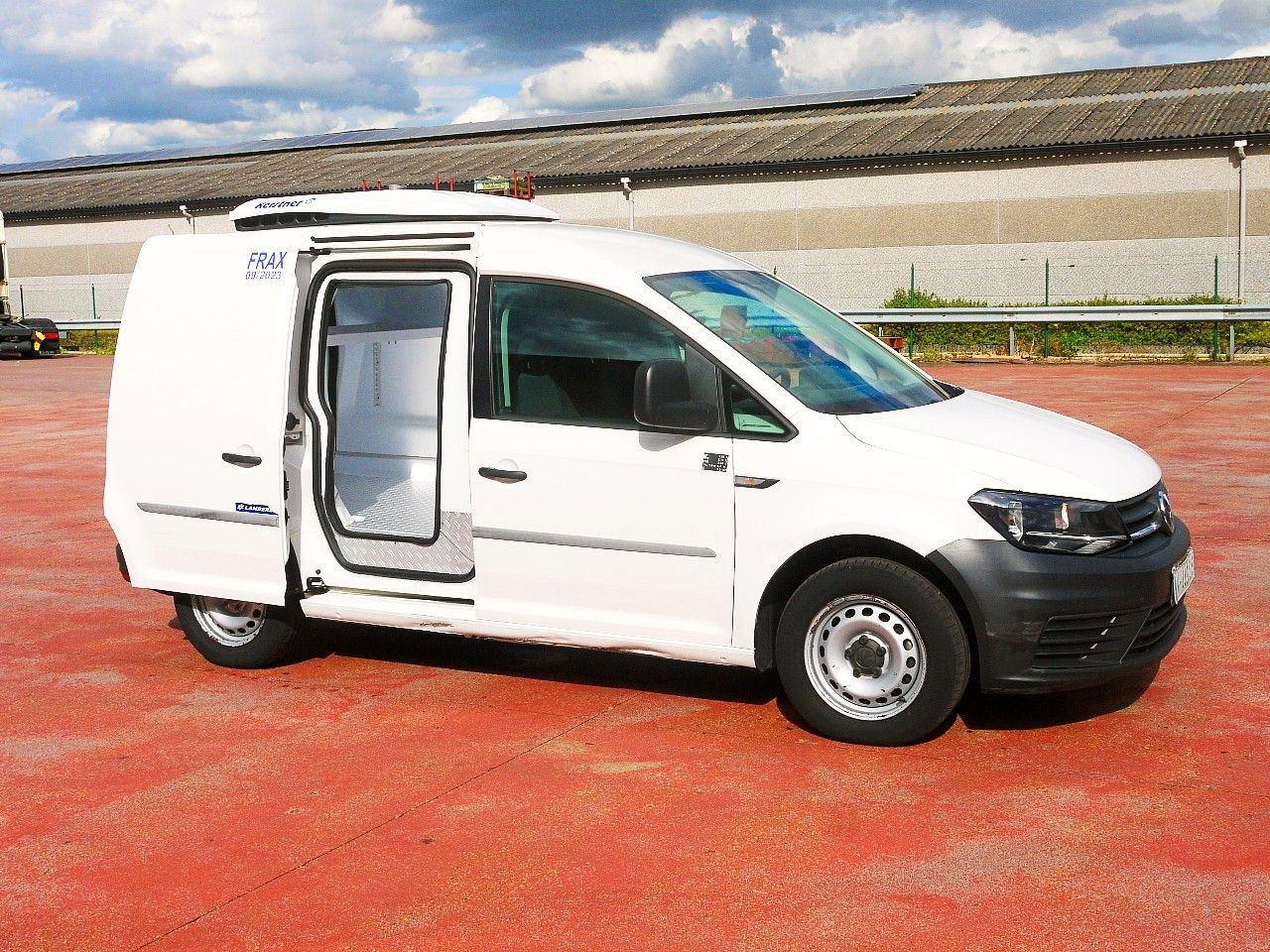 Volkswagen CADDY 2.0 KONVEKTA -2c A/C €6 - Carrinha frigorífica: foto 3 Volkswagen CADDY 2.0 KONVEKTA -2c A/C €6 - Carrinha frigorífica: foto 3