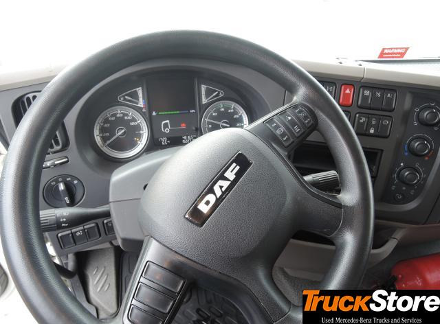 DAF LF 290 - Camião de lona: foto 2 DAF LF 290 - Camião de lona: foto 2