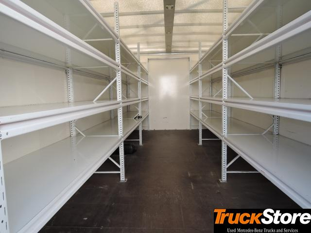 Carrinha de contentor Mercedes-Benz Atego 823 L: foto 7