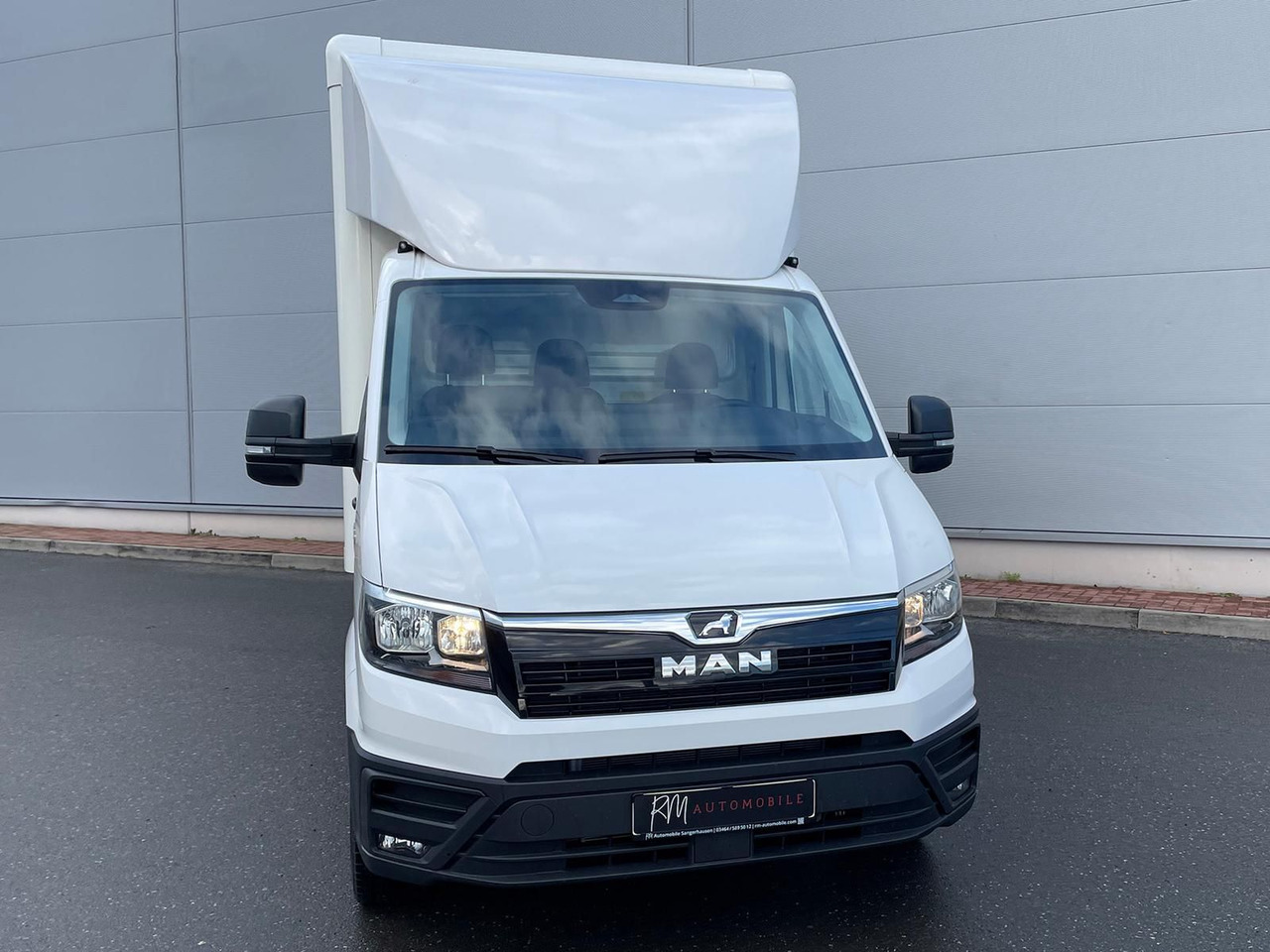 MAN TGE 3.160 Fahrgestell Einzelkabine Koffer NAVI - Carrinha de contentor: foto 3 MAN TGE 3.160 Fahrgestell Einzelkabine Koffer NAVI - Carrinha de contentor: foto 3