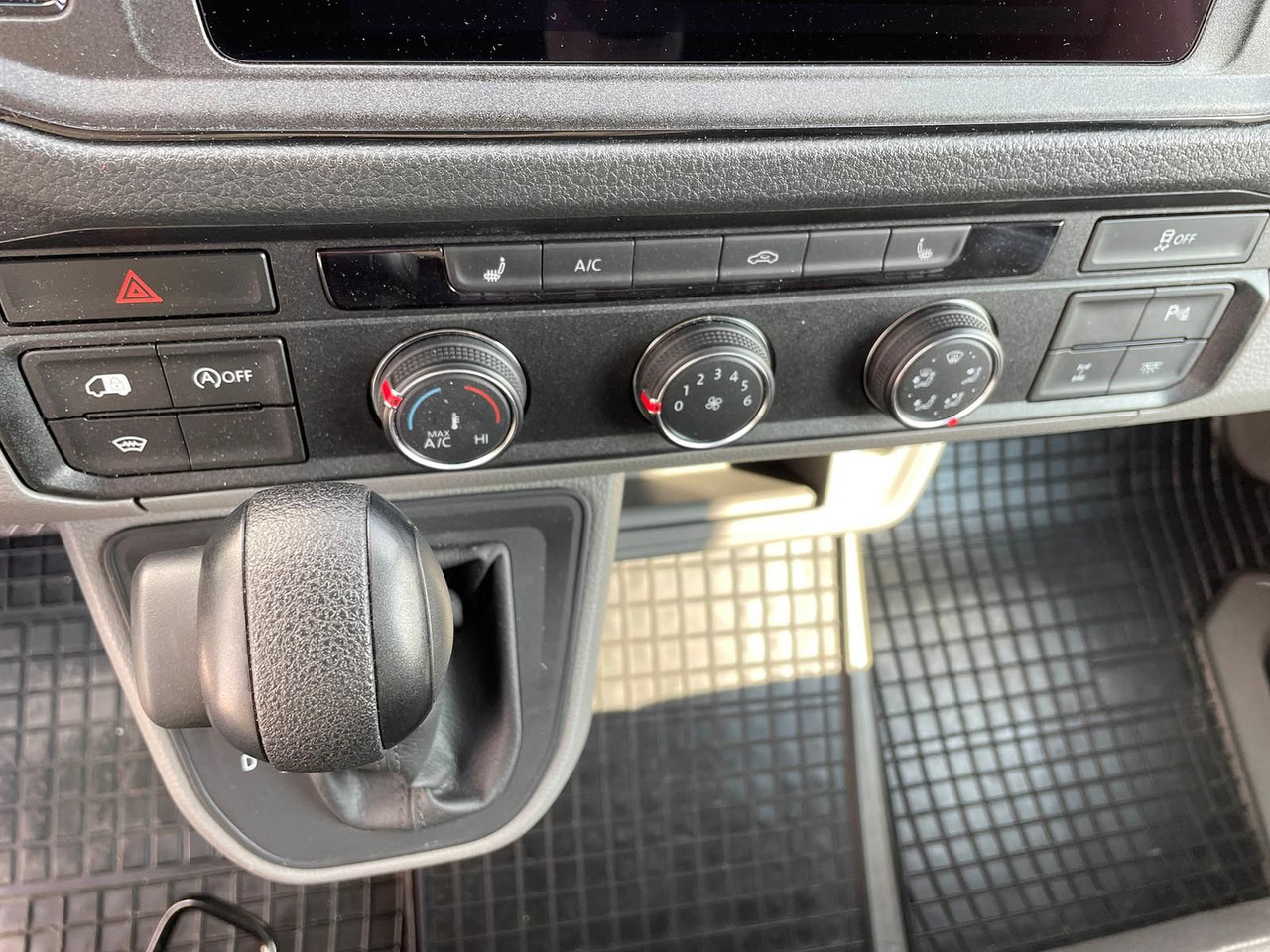 Automóvel MAN TGE 3.180 L4H3 Kasten 4x4 Autom LED ACC AHK: foto 27