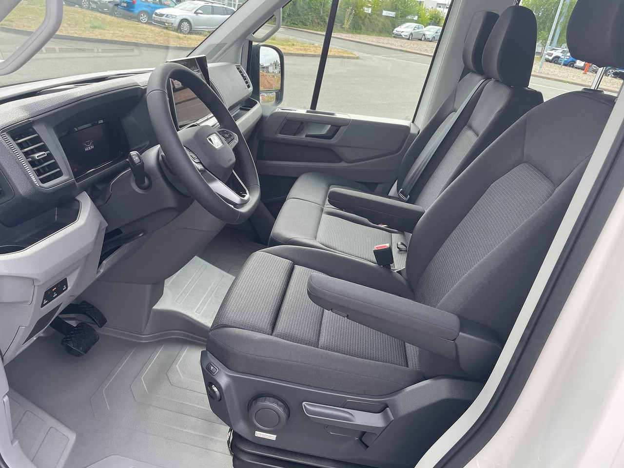 Automóvel MAN TGE 3.180 Pritsche DOKA MR KAMERA AHK SITZHZ: foto 25