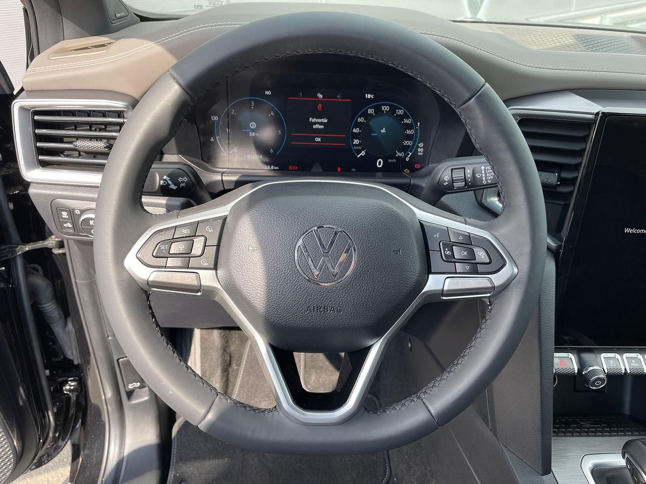 Pick-up Volkswagen Amarok 3.0 V6 TDI Aventura DOKA 4M LEDER AHK: foto 16