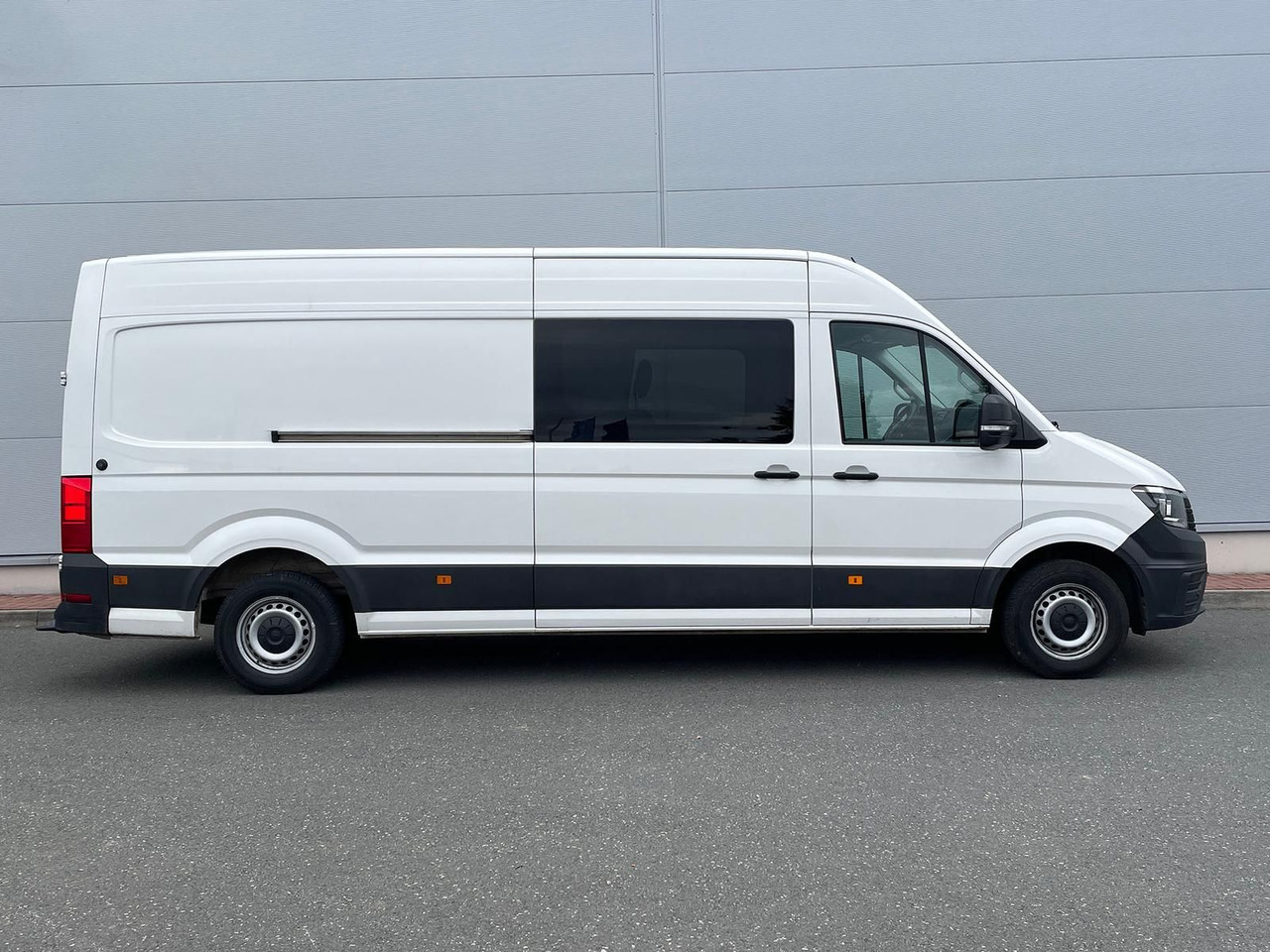 Volkswagen Crafter Kasten 35 L4H3 AHK KLIMA DAB PDC KAMERA - Furgão de passageiros: foto 5 Volkswagen Crafter Kasten 35 L4H3 AHK KLIMA DAB PDC KAMERA - Furgão de passageiros: foto 5