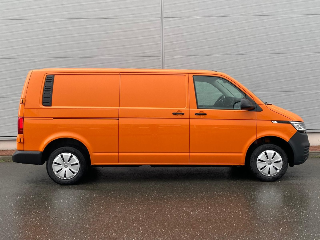 Volkswagen T6.1 Transporter Kasten lang LED PDC KLIMA SITZH - Automóvel: foto 5 Volkswagen T6.1 Transporter Kasten lang LED PDC KLIMA SITZH - Automóvel: foto 5