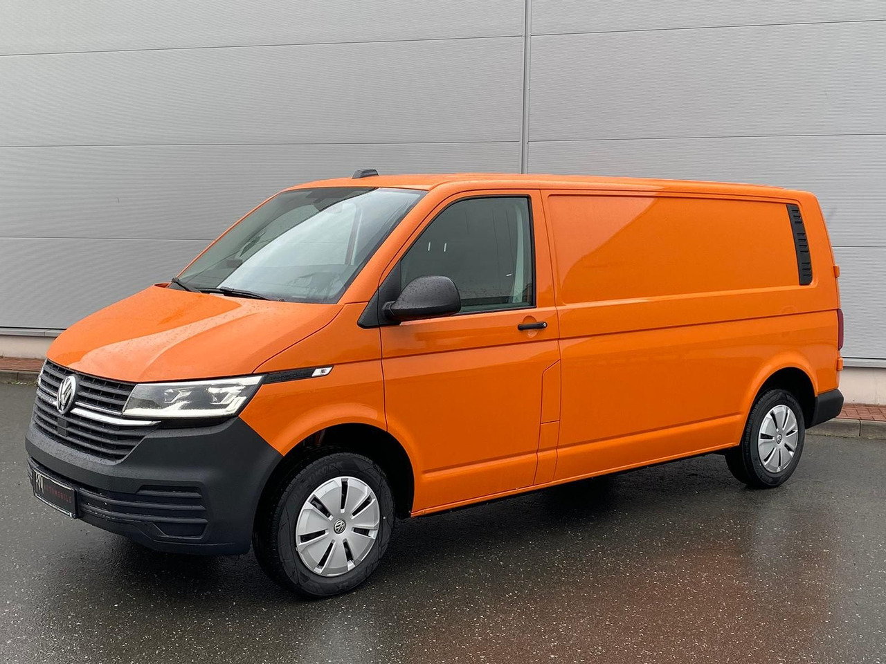 Volkswagen T6.1 Transporter Kasten lang LED PDC KLIMA SITZH - Automóvel: foto 1 Volkswagen T6.1 Transporter Kasten lang LED PDC KLIMA SITZH - Automóvel: foto 1