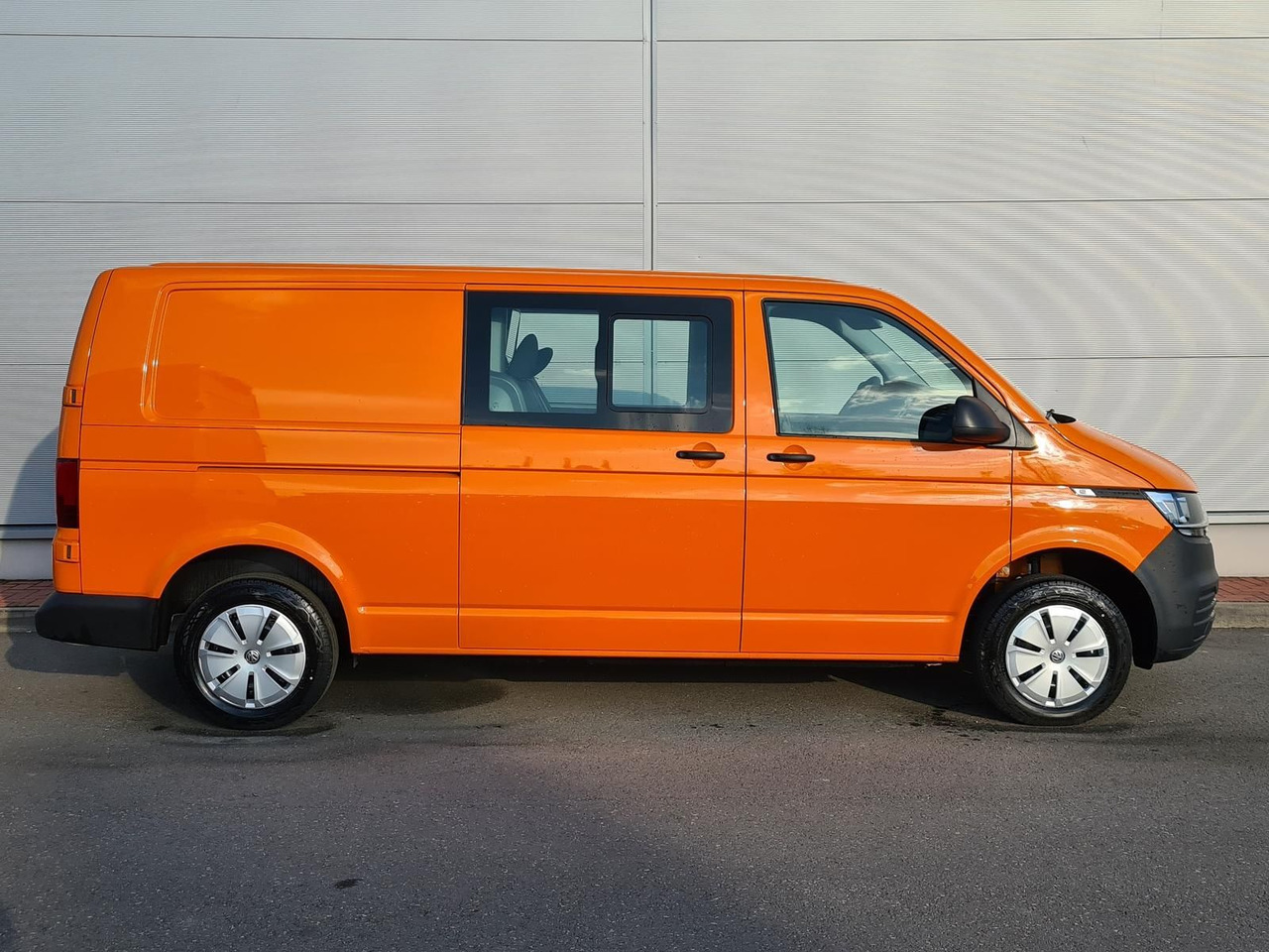 Volkswagen T6.1 Transporter MIXTO lang LED PDC KLIMA SITZH - Automóvel: foto 5 Volkswagen T6.1 Transporter MIXTO lang LED PDC KLIMA SITZH - Automóvel: foto 5