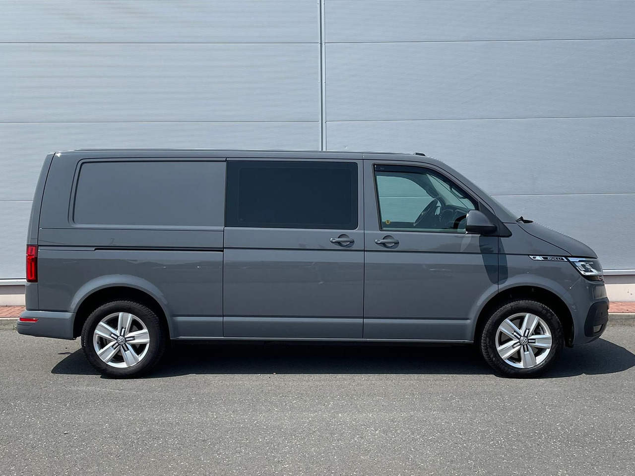 Volkswagen T6.1 Transporter lang 4M LED BEAR LOCK KAM DAB - Furgão: foto 5 Volkswagen T6.1 Transporter lang 4M LED BEAR LOCK KAM DAB - Furgão: foto 5