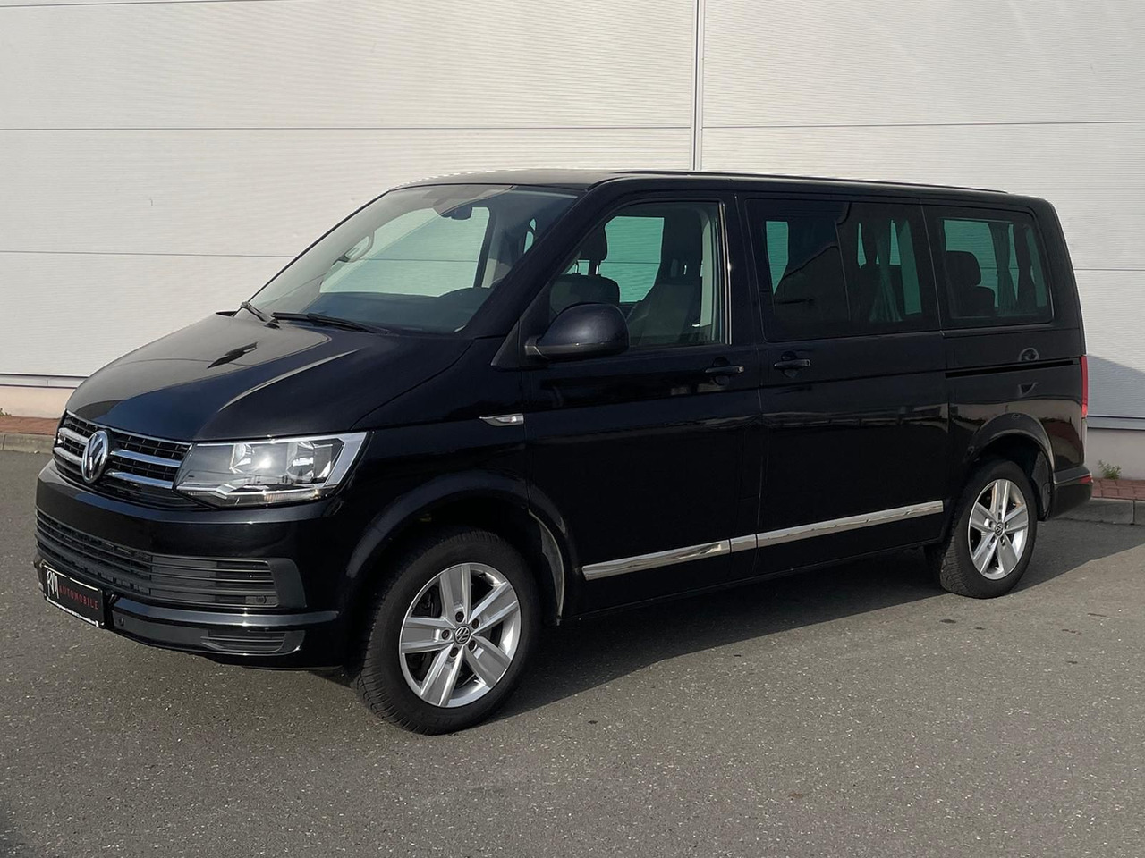 Volkswagen T6 Multivan Comfortline 4M AHK STANDHZ SITZH DAB - Minibus, Furgão de passageiros: foto 1 Volkswagen T6 Multivan Comfortline 4M AHK STANDHZ SITZH DAB - Minibus, Furgão de passageiros: foto 1