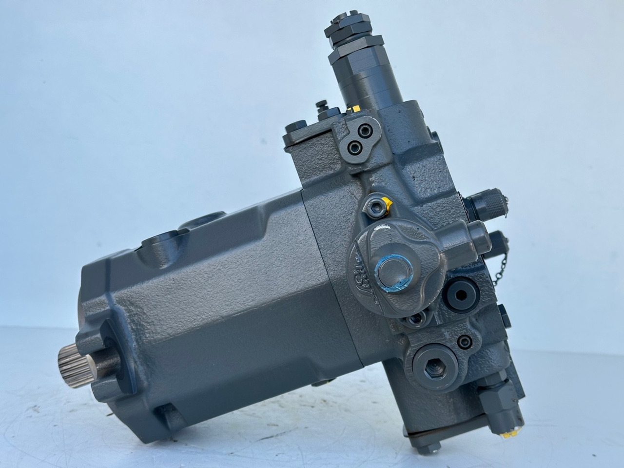 LIEBHERR - LINDE Original Hydromotor Typ:HMF75-02 2560 G 03 mit ID-Nr.10007106. A914 B-LI, A914 LI, A924 B-LI, A924 LI, MG15, MBG12, MG20, MFG10, BG12H #HYX293G00103# - Motor hidráulico para Escavadeira de rodas: foto 5 LIEBHERR - LINDE Original Hydromotor Typ:HMF75-02 2560 G 03 mit ID-Nr.10007106. A914 B-LI, A914 LI, A924 B-LI, A924 LI, MG15, MBG12, MG20, MFG10, BG12H #HYX293G00103# - Motor hidráulico para Escavadeira de rodas: foto 5