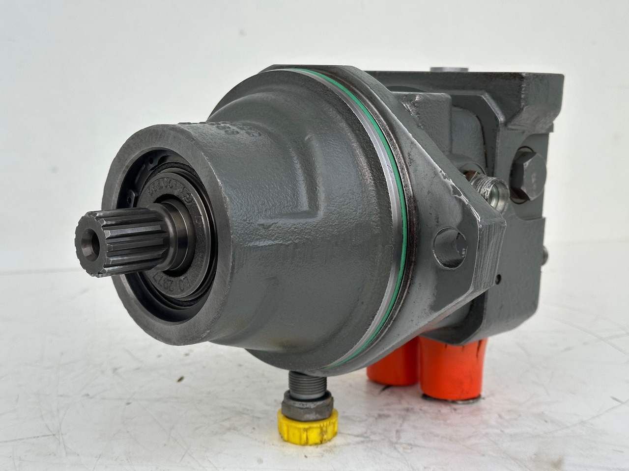 LIEBHERR Original Hydraulikeinbaumotor AT-FMF045. ID-Nr.9075181 – ID-Nr.10125043A. A309, A311, A312, A314, A316, A900, A904, A918, R313, R317, R900, R904. #A18.12.90158# - Motor hidráulico para Escavadeira: foto 3 LIEBHERR Original Hydraulikeinbaumotor AT-FMF045. ID-Nr.9075181 – ID-Nr.10125043A. A309, A311, A312, A314, A316, A900, A904, A918, R313, R317, R900, R904. #A18.12.90158# - Motor hidráulico para Escavadeira: foto 3