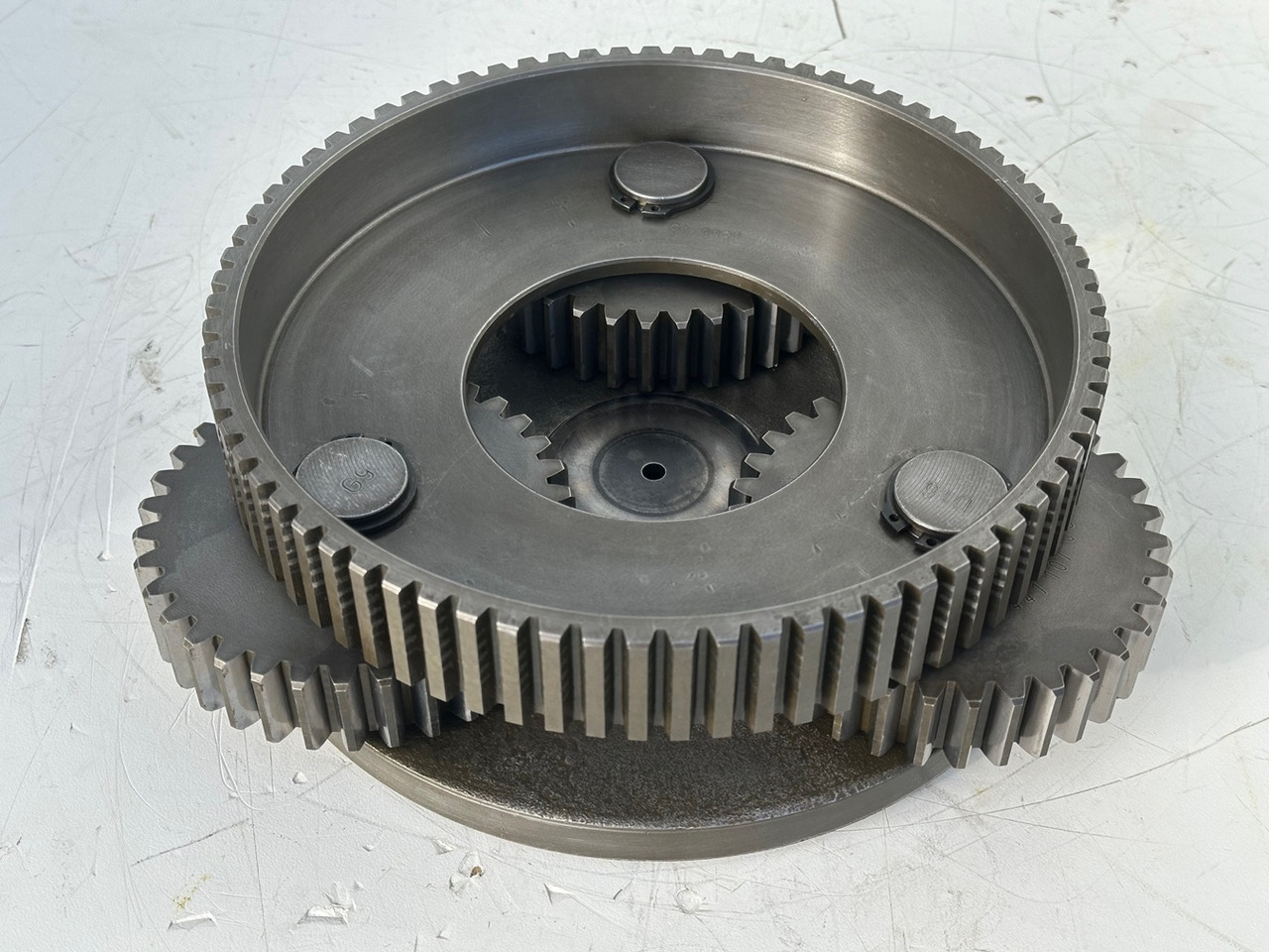 LIEBHERR Original Planetenträger ID-Nr.944171103 mit Planetenräder ID-Nr.944110603-ID-Nr.90201469 mit Lamellenträger ID-Nr.944112103. A900C,A944B,E942,LOS942,LOS944,P942,P944,R942,R944,R944B. #HRV# - Motor de giro para Escavadeira: foto 1 LIEBHERR Original Planetenträger ID-Nr.944171103 mit Planetenräder ID-Nr.944110603-ID-Nr.90201469 mit Lamellenträger ID-Nr.944112103. A900C,A944B,E942,LOS942,LOS944,P942,P944,R942,R944,R944B. #HRV# - Motor de giro para Escavadeira: foto 1