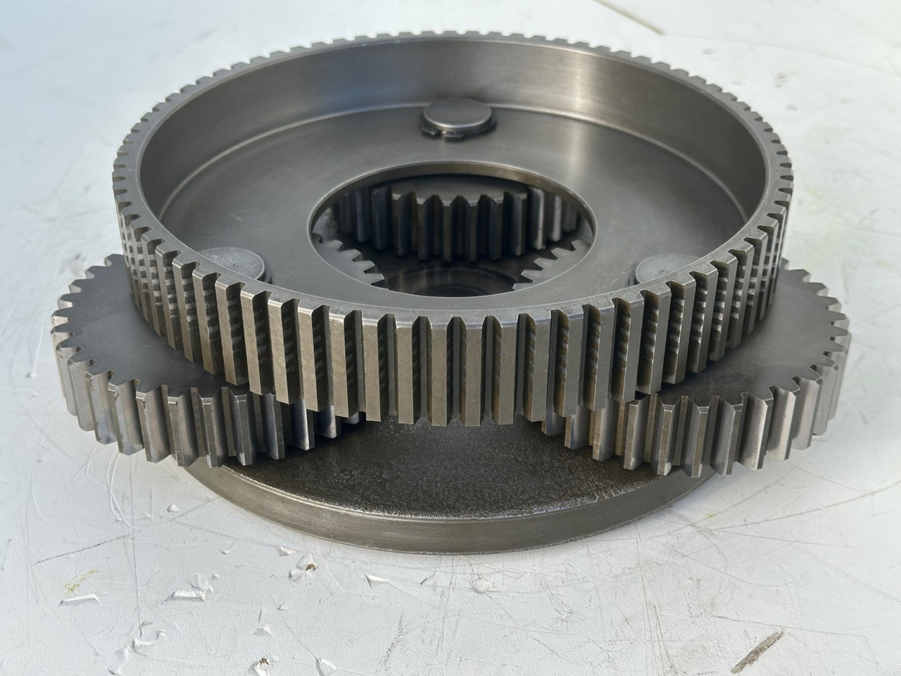 LIEBHERR Original Planetenträger ID-Nr.944171103 mit Planetenräder ID-Nr.944110603-ID-Nr.90201469 mit Lamellenträger ID-Nr.944112103. A900C,A944B,E942,LOS942,LOS944,P942,P944,R942,R944,R944B. #HRV# - Motor de giro para Escavadeira: foto 2 LIEBHERR Original Planetenträger ID-Nr.944171103 mit Planetenräder ID-Nr.944110603-ID-Nr.90201469 mit Lamellenträger ID-Nr.944112103. A900C,A944B,E942,LOS942,LOS944,P942,P944,R942,R944,R944B. #HRV# - Motor de giro para Escavadeira: foto 2