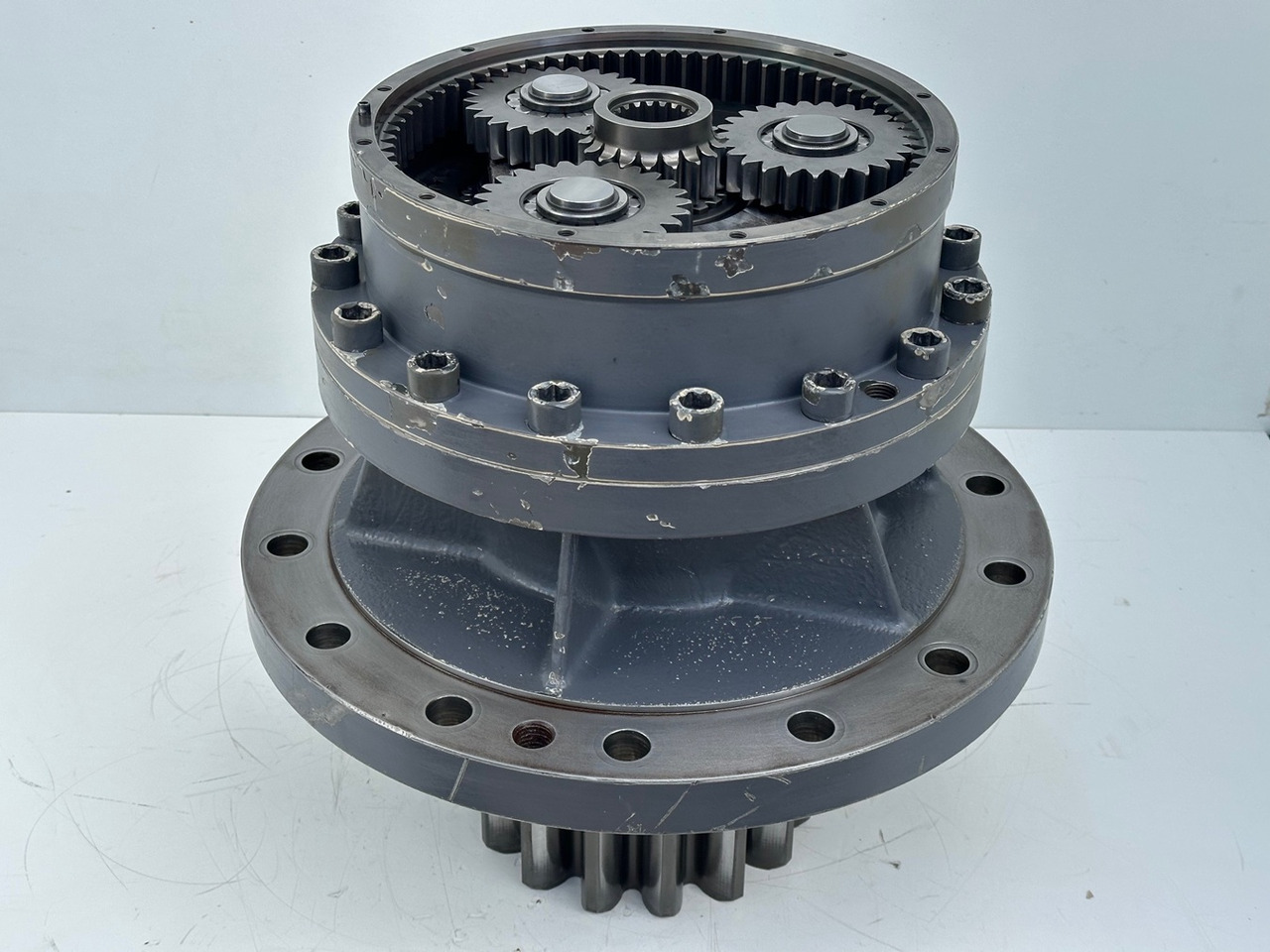 LIEBHERR Original Schwenkantrieb Typ:GFB2160 mit ID-Nr.11657357 – ID-Nr.12204229 – ID-Nr.12947309. R920 S-1545, R920-1545, R922LC-1442, R922 LC-1443, R924 LC-1444, R924 LC-1445. #11657357.04.10# - Motor de giro para Escavadora de rastos: foto 3 LIEBHERR Original Schwenkantrieb Typ:GFB2160 mit ID-Nr.11657357 – ID-Nr.12204229 – ID-Nr.12947309. R920 S-1545, R920-1545, R922LC-1442, R922 LC-1443, R924 LC-1444, R924 LC-1445. #11657357.04.10# - Motor de giro para Escavadora de rastos: foto 3