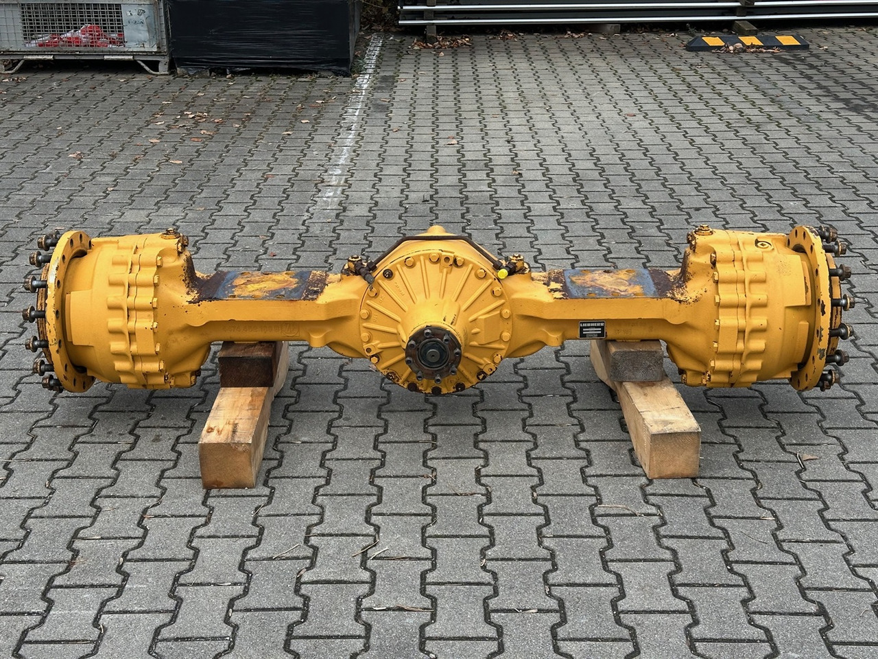 LIEBHERR Original Vorderachse-Planetenstarrachse Typ:MT-L3085/DKV-P4. ID-Nr.10022956 – ID-Nr.10045102 – ID-Nr.10425798. L544-443, L544-445, L550-456. #10425798.1791457# - Eixo dianteiro para Pá carregadora de rodas: foto 1 LIEBHERR Original Vorderachse-Planetenstarrachse Typ:MT-L3085/DKV-P4. ID-Nr.10022956 – ID-Nr.10045102 – ID-Nr.10425798. L544-443, L544-445, L550-456. #10425798.1791457# - Eixo dianteiro para Pá carregadora de rodas: foto 1